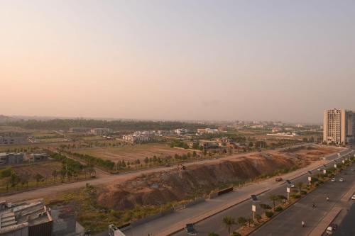 Luxury 2Bed-SkyPark One Gulberg Green Islamabad - image 4
