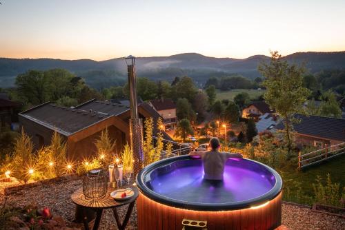 Karstais baseins, Ferienwohnung Weitblick im Dahner Felsenland in Stetten (Baden-Wurttemberg)