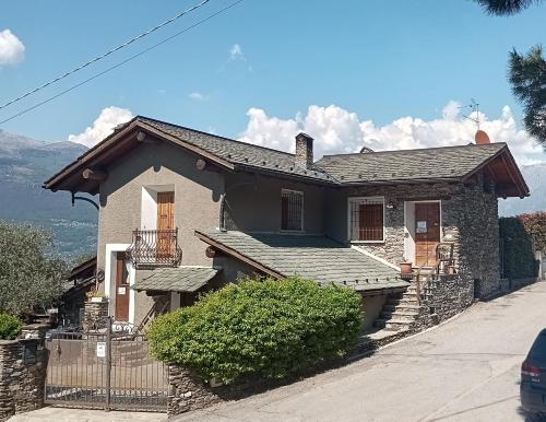 ROSINA HOUSE e CHALET - Stallone Venini