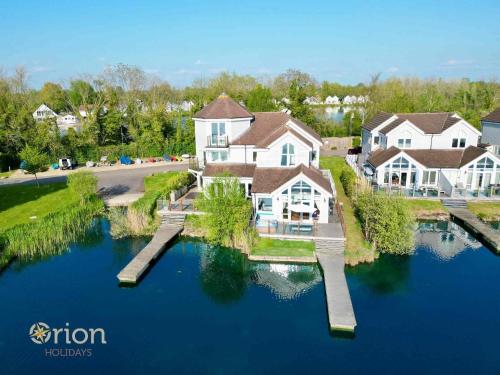 The Landings 18, Waters Reach - P