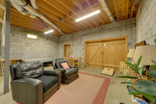 Cozy Cabin on 2 Acres Book Now for Polar Express! - image 11
