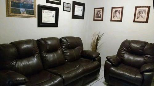Casa para 4 personas equipada y amueblada con cochera en fraccionamiento Av Lopez Mateos en Tlajomul in Lomas de Santa Anita