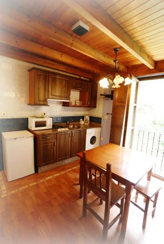 keuken, Apartamentos Aguasaliu in Ponga