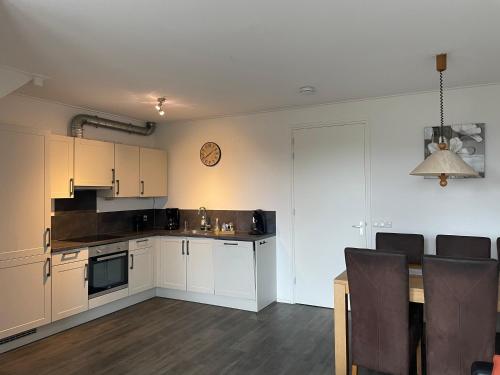 Nieuw gebouwd appartement op paarden bedrijf in Kollum