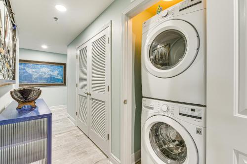 Panama City Beachfront Condo with Breathtaking Views - image 6