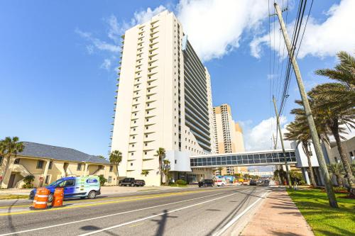 Panama City Beachfront Condo with Breathtaking Views - image 2