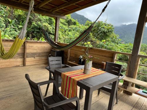 Вид, Casinha da Floresta in Guachaca