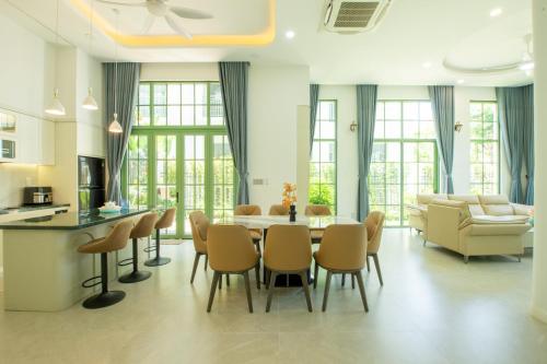 Two-Bedroom Villa image 6