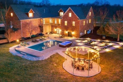 Heated Pool, Hot Tub, Mini Golf, Theater-Sleeps 28, Frankfort (foto 2)