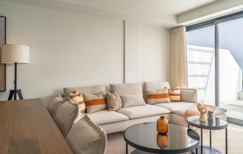 Modern Two-Bedroom Coastal Retreat with Panoramic Sea Views to Africa in บาเอีย เด กาซาเรส