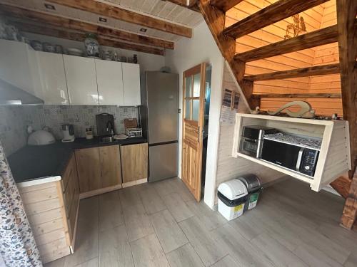 ''Kaszebe ''Domek letniskowy całoroczny z jacuzzi ,klimatyzacja nad jeziorem Raduńskim (''Kaszebe ''Domek letniskowy caloroczny z jacuzzi ,klimatyzacja nad jeziorem Radunskim) in Złota Góra