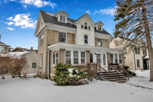 Alaprajzok, Cozy 3BR Near UB Niagara Falls - Pet Friendly near Delaware Park