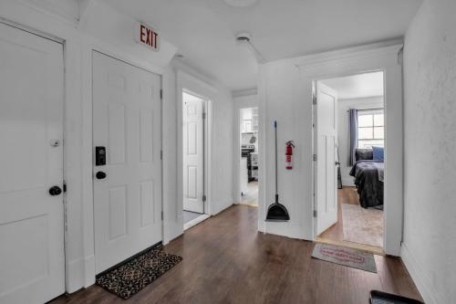 Alaprajzok, Cozy 3BR Near UB Niagara Falls - Pet Friendly near Delaware Park