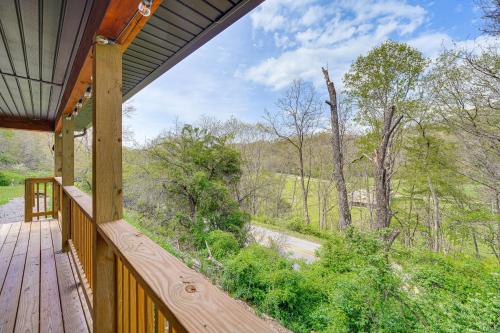 Near Greenbrier River! Mtn-View Cabin w/ Fire Pit in Marlinton