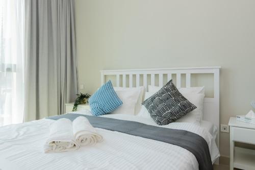 Elite Escape Holiday Home - 2 BHK Getaway with Dubai Mall Access - 1503, Dubai (foto 8)
