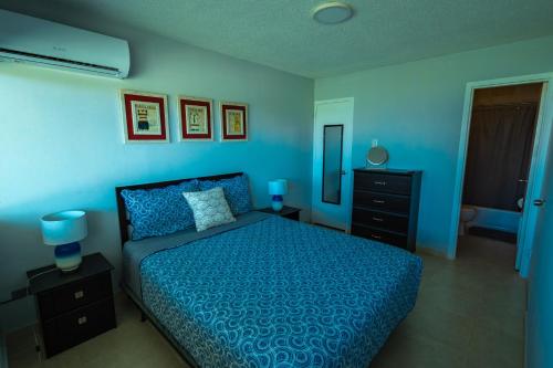 Lovely 2-2 Condo with the best view of Puerto Rico - image 5