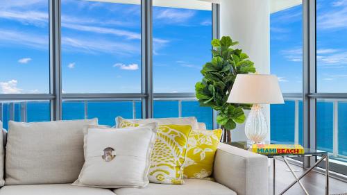 Three-Bedroom Penthouse Suite with Ocean View
