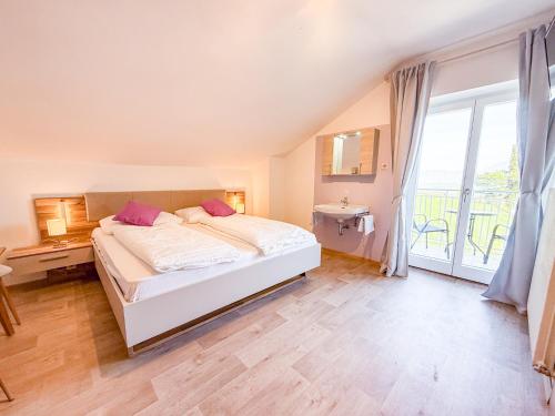 Double Room with Mountain View