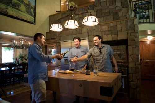 ONX Wines - Briarwood Cottage & Apartment in Templtona (CA)