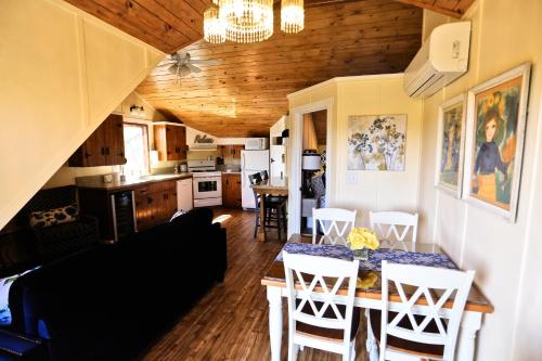 ONX Wines - Briarwood Cottage & Apartment in Templtona (CA)