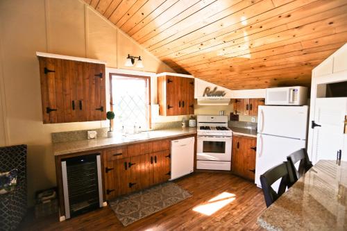 ONX Wines - Briarwood Cottage & Apartment in Templtona (CA)