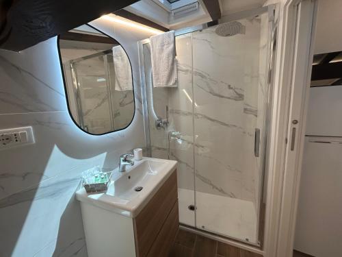 淋浴間, La Rivazza Apartment - Autodromo- Private Parking in 伊莫拉