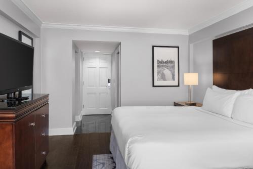 King Room image 3
