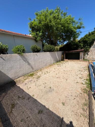 UNIQUE Appartement Zen et Detente DANS villa avec piscine TRES BIEN PLACE in Figuerolles