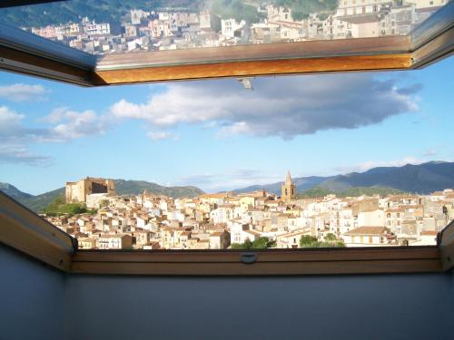  Ypsigrohouse, Pension in Castelbuono