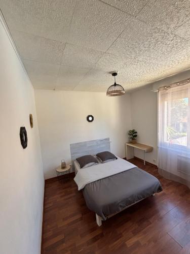 UNIQUE Appartement Zen et Detente DANS villa avec piscine TRES BIEN PLACE in Figuerolles