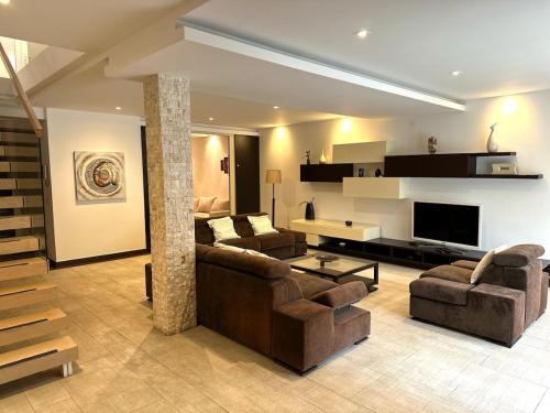 Triplex with garden and parking