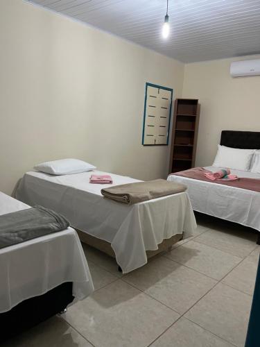1 double bed, 2 twin beds