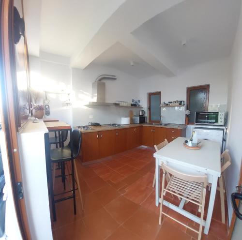 virtuve, Rustic Tale Guesthouse in Tale