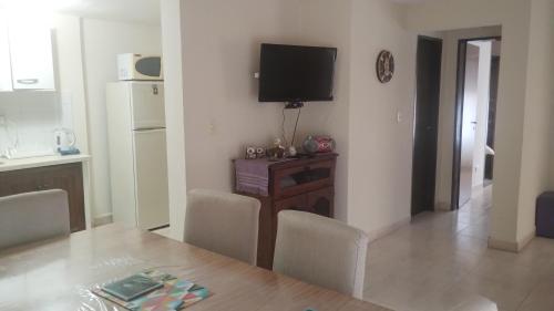 One-Bedroom Apartment image 3