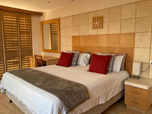 Calypso Beach Holiday House in Calypso Beach