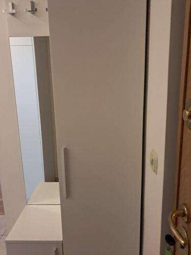 One-Bedroom Apartment image 2