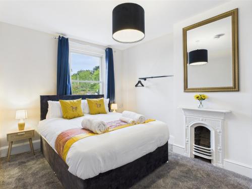 Queens Road by Signature Stays - Modern - Central - image 5