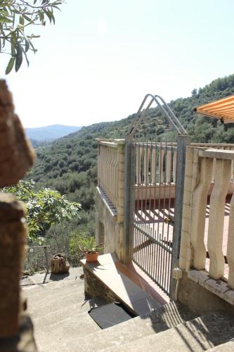 A környék, HOST4U - Cozy Terraced House with Beautiful View on the Olives Valley in Montegrazie