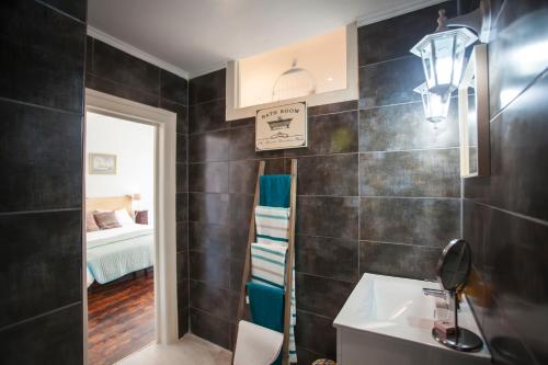 Lisbon Inn Bica Suites - image 4
