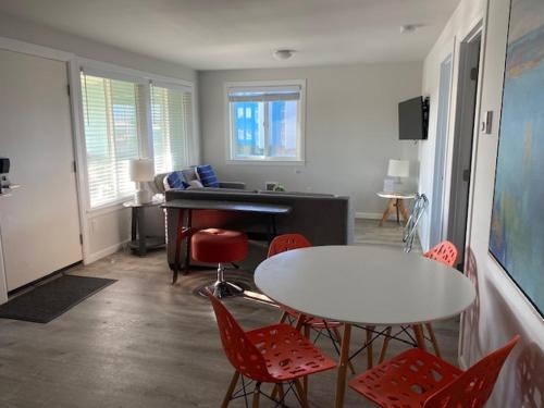 OCEAN SHORES RESORT - Brand New Rooms - image 7