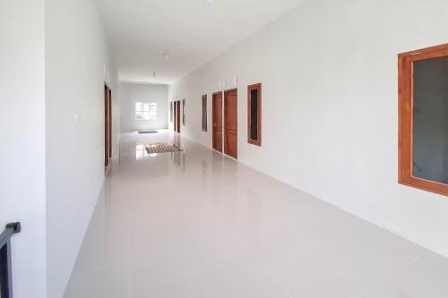 Exterior view, RedDoorz Syariah near Alun-Alun Kudus in Kudus