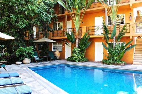 The Bungalows Hotel - 수영장