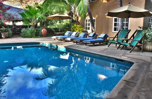The Bungalows Hotel - 수영장