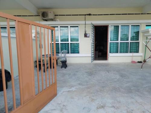  76 متر مربع من 3 غرفة و2 حمام خاص في Jeli (Aisya homestay jeli kelantan) in Jeli
