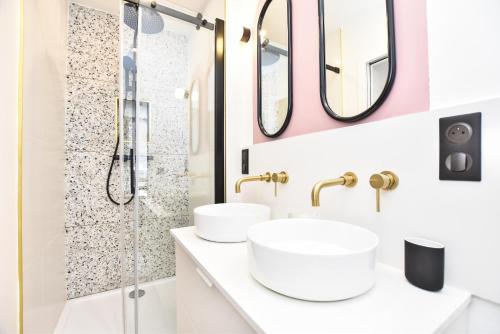 Charming and cosy flat next to the Eiffel Tower 3
