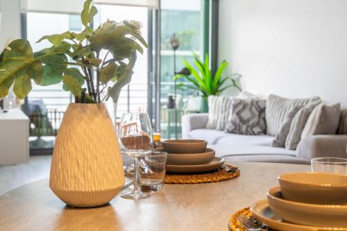 Luxury Getaway in Miami Sleeps 3 Getaway with Pool - Prime Location in Miami, USA