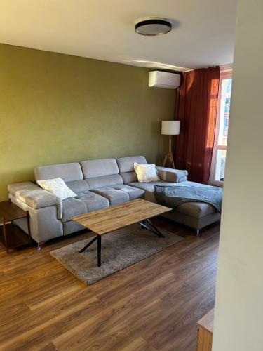 Olive Apartment by Bytko - City Centre - Parking in Нітра