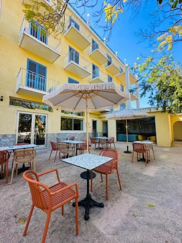 Seadmed, Hotel "Castellu" in Lucciana