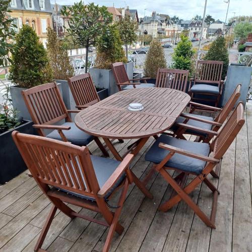 Luxurious 4 bedroom duplex, 200m from Place Morny