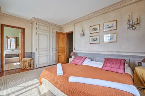 Luxurious 4 bedroom duplex, 200m from Place Morny